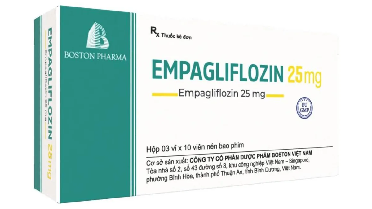 医生正在为患者讲解艾曲波帕25mg的每日用量和疗程费用